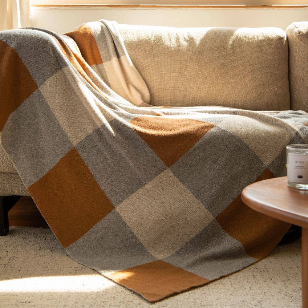 Pillows, Blankets + Rugs