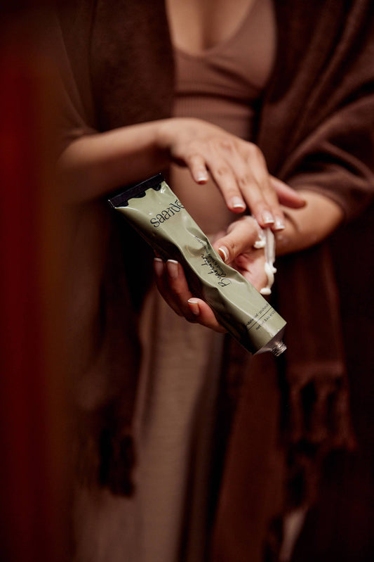 Hand and body moisturiser, Byakudan