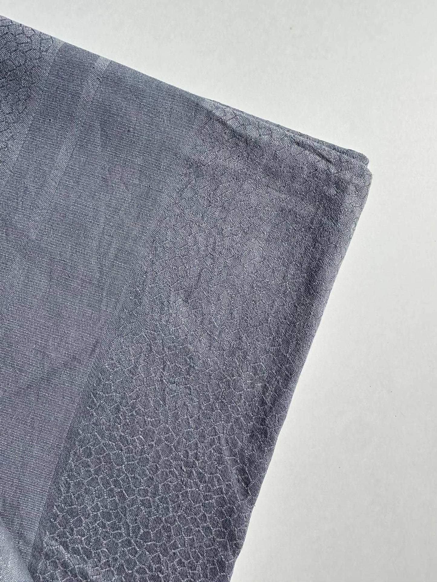 Vintage Damask Tablecloth in Dove Gray – Elegant Woven Linen for Dining Table | 150x220 cm