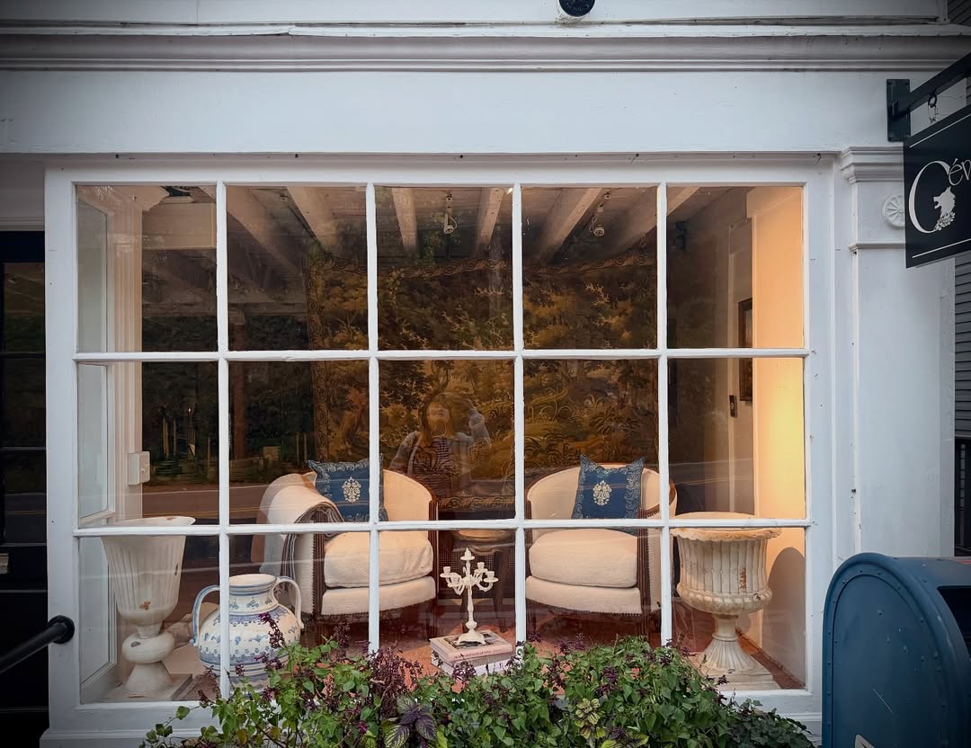  Luxury European Antique Store in New Preston
