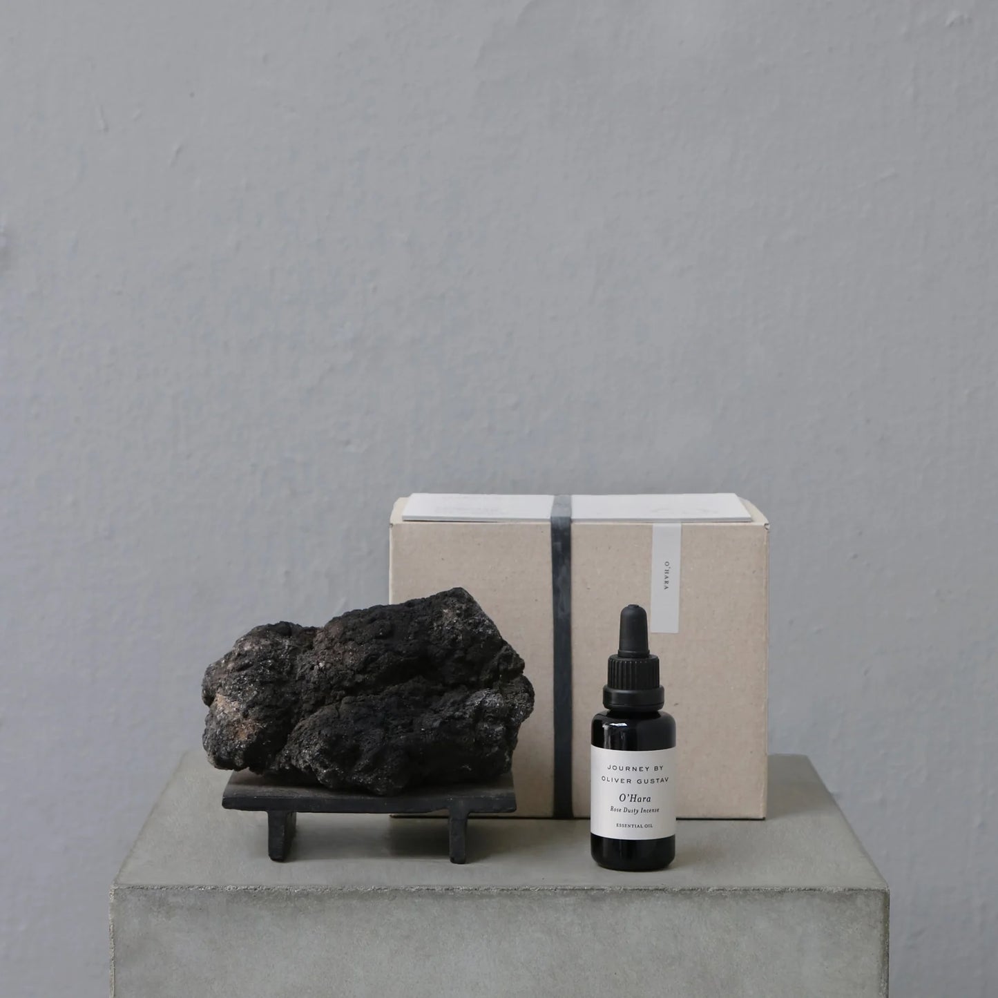 Studio Oliver Gustav Lava Rock Diffuser Potpourri on iron stand